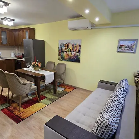 Eti's - Location & Free Garage