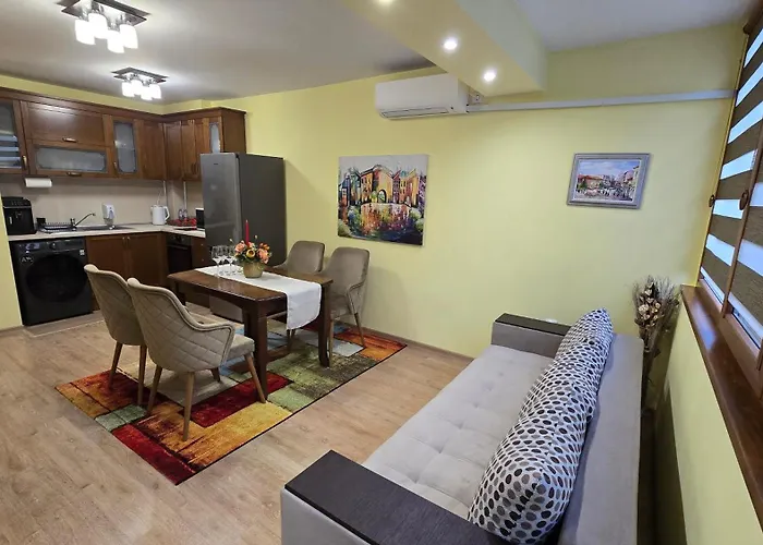 Eti's - Location & Free Garage